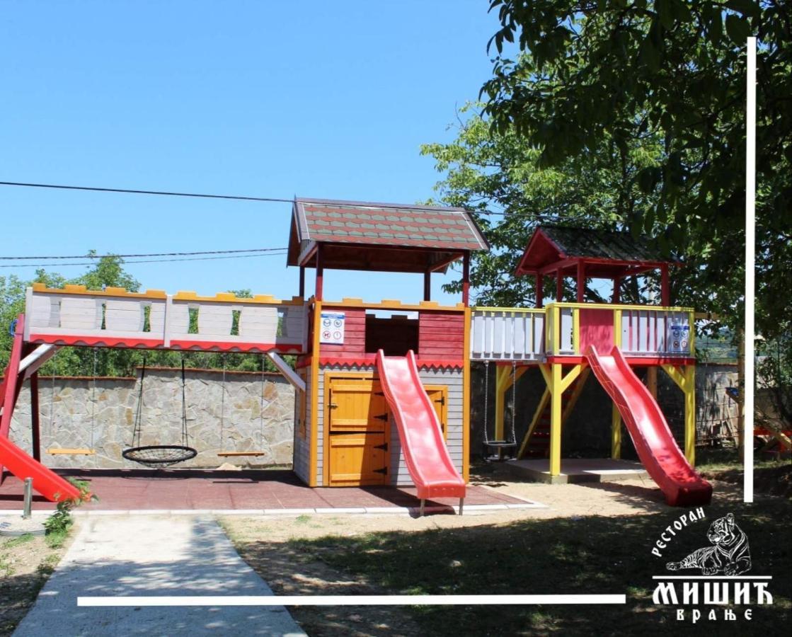Zoo Misic Prenociste Hotel Vranje Exterior photo